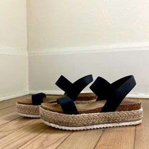 Black Steve Madden sandles